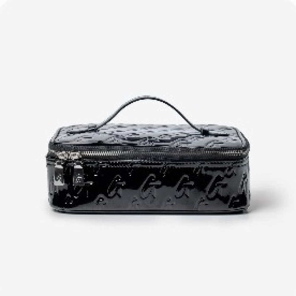 SOLD- LIGHTLY USED- MEDIUM MONOGRAM GLAMAHOLIC TOILETRY BAG